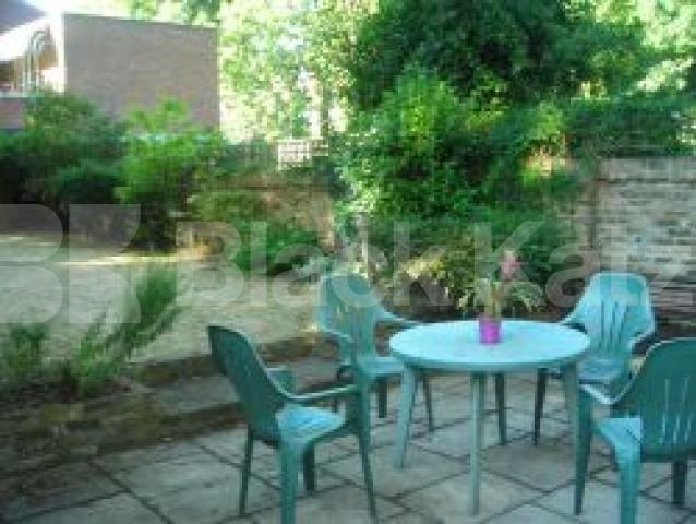 			VIEWINGS ESSENTIAL!, 2 Bedroom, 1 bath, 1 reception Flat			 Hartham Road, CAMDEN BORDERS N7